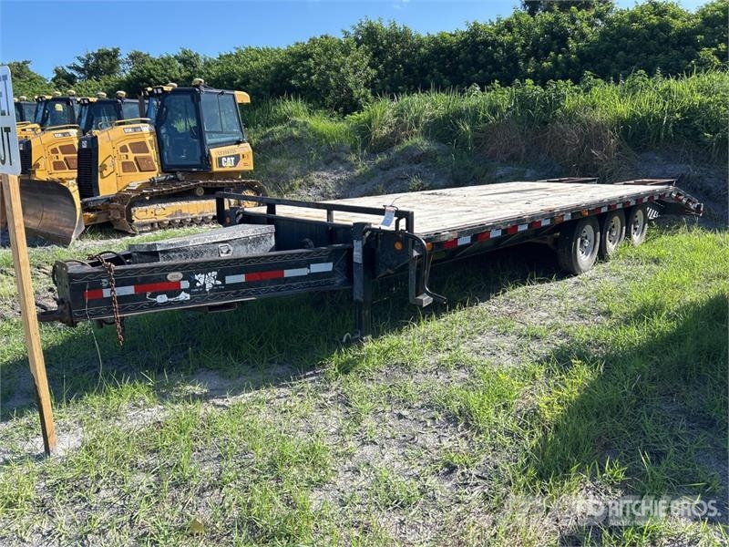PJ Trailers Trailers 25 ft Tri/A Equipment Trailer Prikolice za autotransportere
