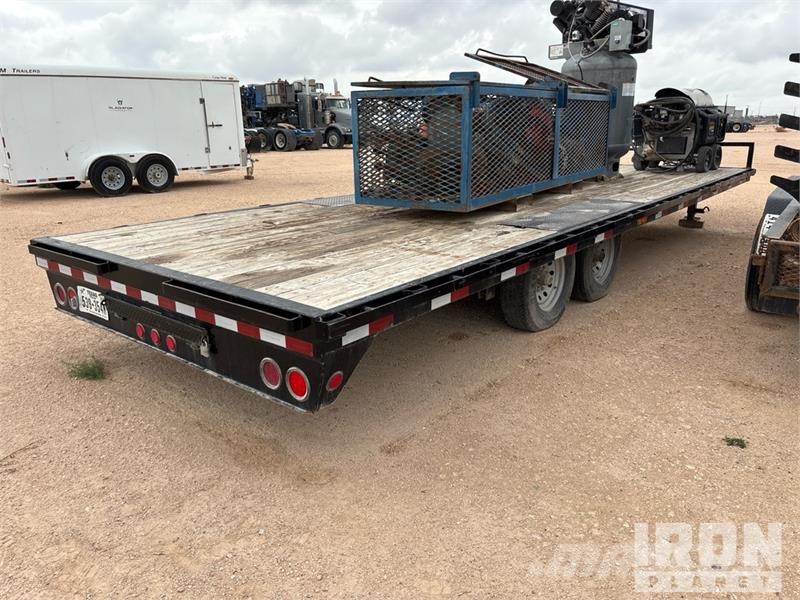 PJ Trailers Trailers 24 ft T/A 31 ft Equipment Traile Prikolice za prevoz vozil