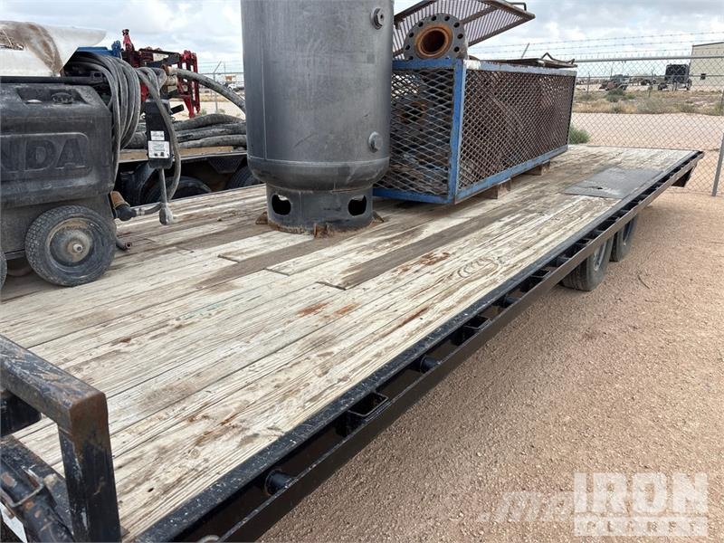 PJ Trailers Trailers 24 ft T/A 31 ft Equipment Traile Prikolice za prevoz vozil