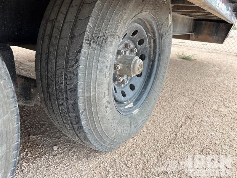 PJ Trailers Trailers 24 ft T/A 31 ft Equipment Traile Prikolice za prevoz vozil