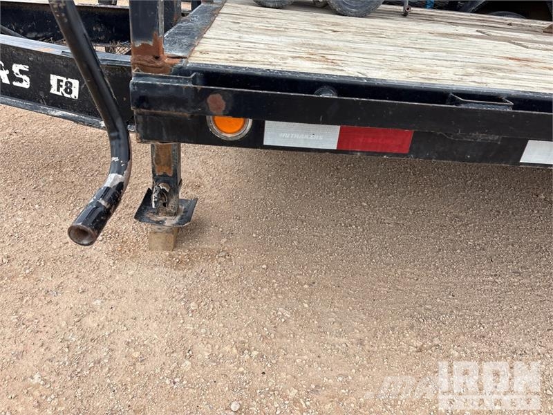 PJ Trailers Trailers 24 ft T/A 31 ft Equipment Traile Prikolice za prevoz vozil