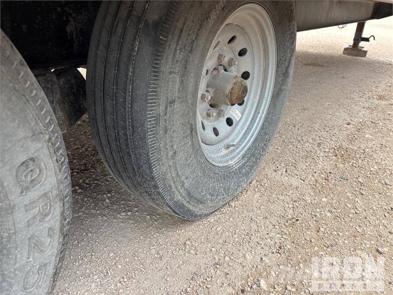 PJ Trailers Trailers 24 ft T/A 31 ft Equipment Traile Prikolice za prevoz vozil