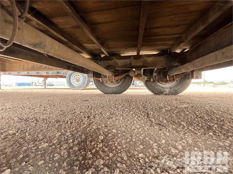 PJ Trailers Trailers 24 ft T/A 31 ft Equipment Traile Prikolice za prevoz vozil