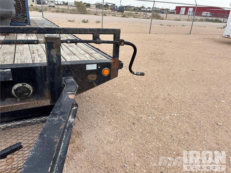 PJ Trailers Trailers 24 ft T/A 31 ft Equipment Traile Prikolice za prevoz vozil