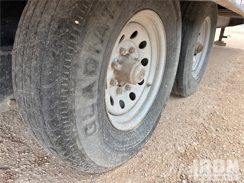 PJ Trailers Trailers 24 ft T/A 31 ft Equipment Traile Prikolice za prevoz vozil