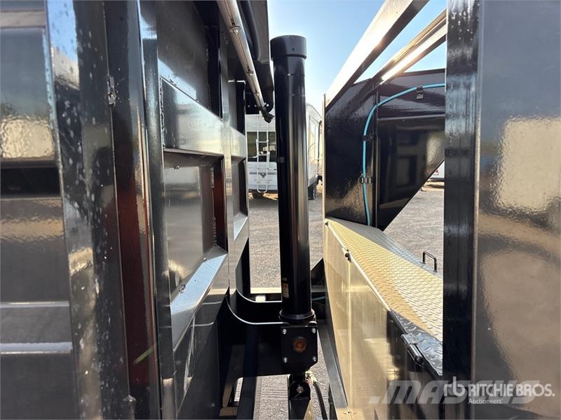 PJ Trailers Trailers DT142 14 ft T/A Gooseneck Dump U Reboques basculantes