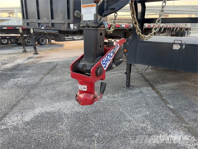 PJ Trailers Trailers LS302 30 ft T/A Gooseneck Equipm Remolques para transporte de vehículos