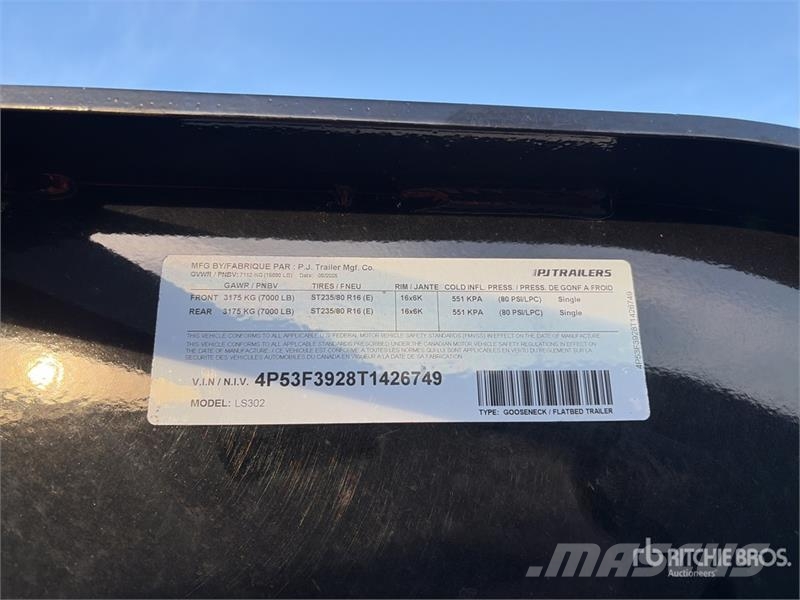 PJ Trailers Trailers LS302 30 ft T/A Gooseneck Equipm Remolques para transporte de vehículos