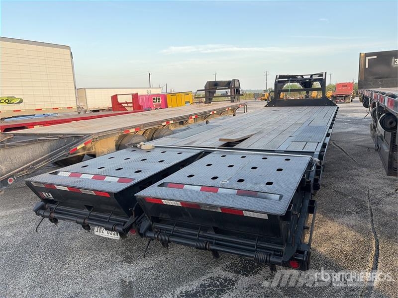 PJ Trailers Trailers LS302 30 ft T/A Gooseneck Equipm Remolques para transporte de vehículos