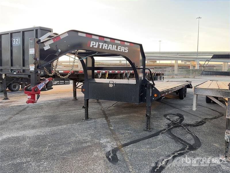 PJ Trailers Trailers LS302 30 ft T/A Gooseneck Equipm Remolques para transporte de vehículos