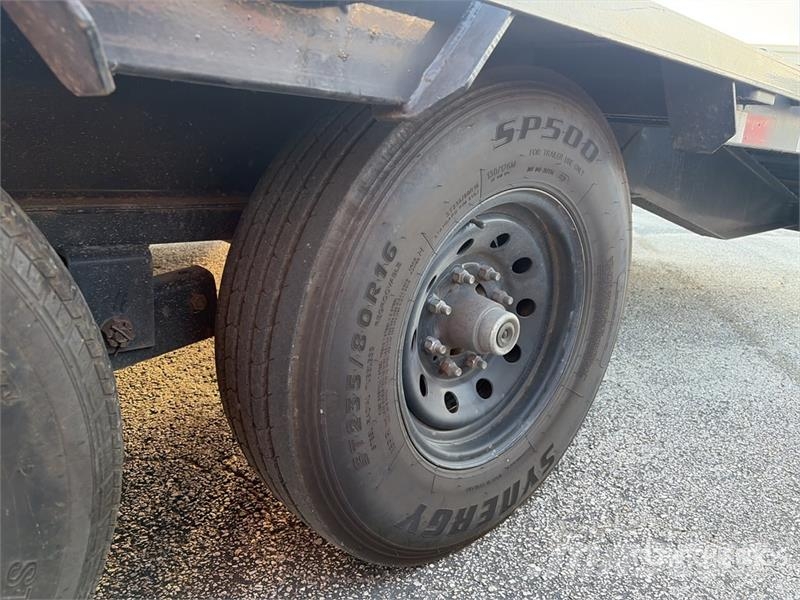 PJ Trailers Trailers LS302 30 ft T/A Gooseneck Equipm Remolques para transporte de vehículos