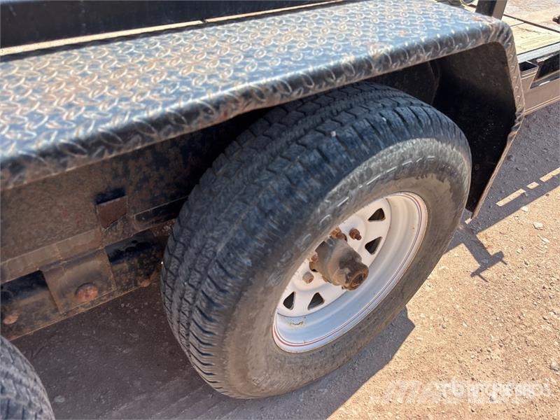 PJ U8202 20 ft T/A Utility Trailer Citas piekabes