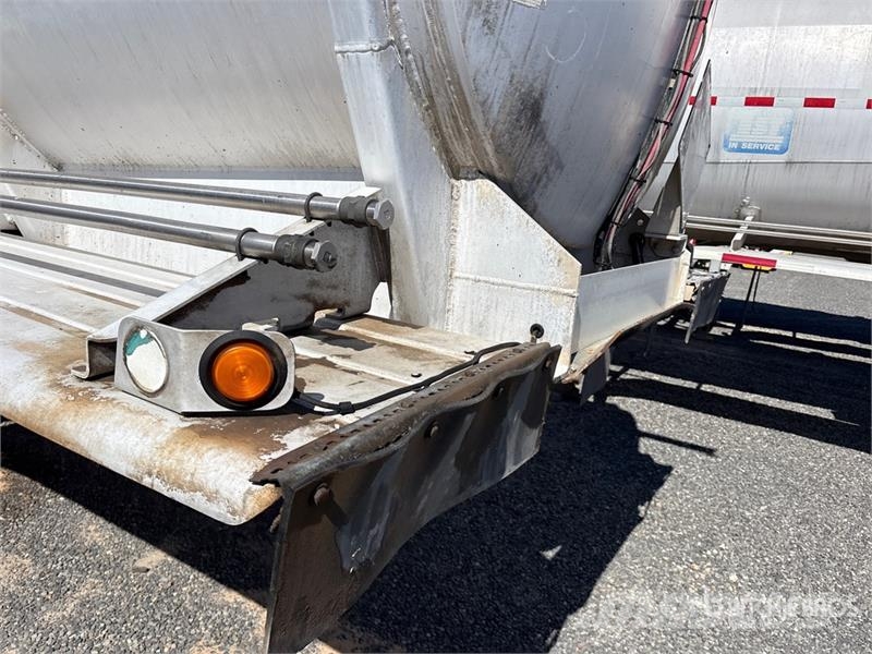 Polar 8400 gal T/A Tanker Trailer 탱커 트레일러