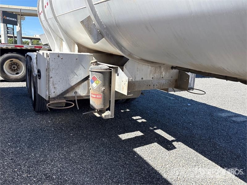 Polar 8400 gal T/A Tanker Trailer 탱커 트레일러