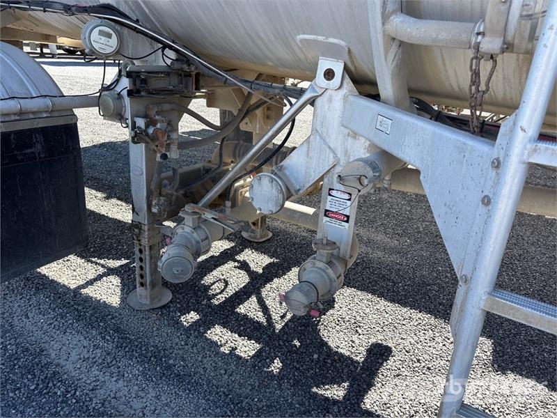Polar 8400 gal T/A Tanker Trailer 탱커 트레일러