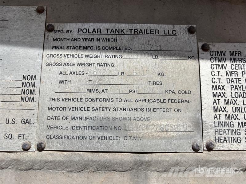 Polar 8400 gal T/A Tanker Trailer タンカートレーラー