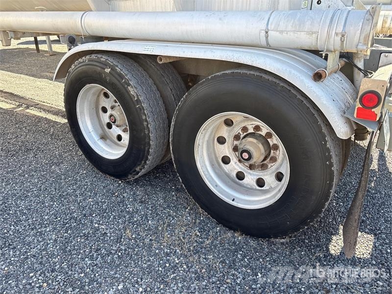 Polar 8400 gal T/A Tanker Trailer 탱커 트레일러