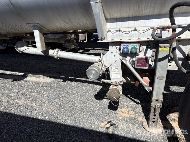 Polar 8400 gal T/A Tanker Trailer 탱커 트레일러