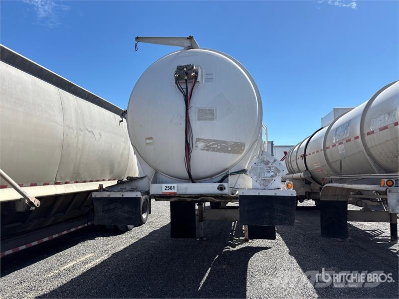 Polar MC407 8400 gal T/A Tanker Trailer Autocisternas