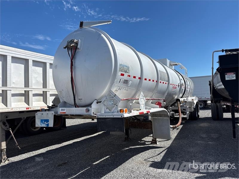 Polar MC407 8400 gal T/A Tanker Trailer Autocisternas