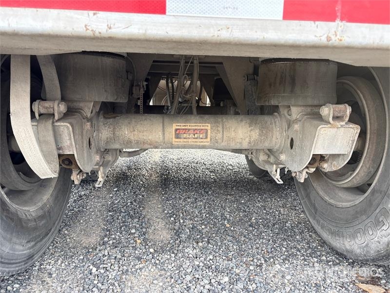 Polar MC407 8400 gal T/A Tanker Trailer مقطورات ذات صهاريج