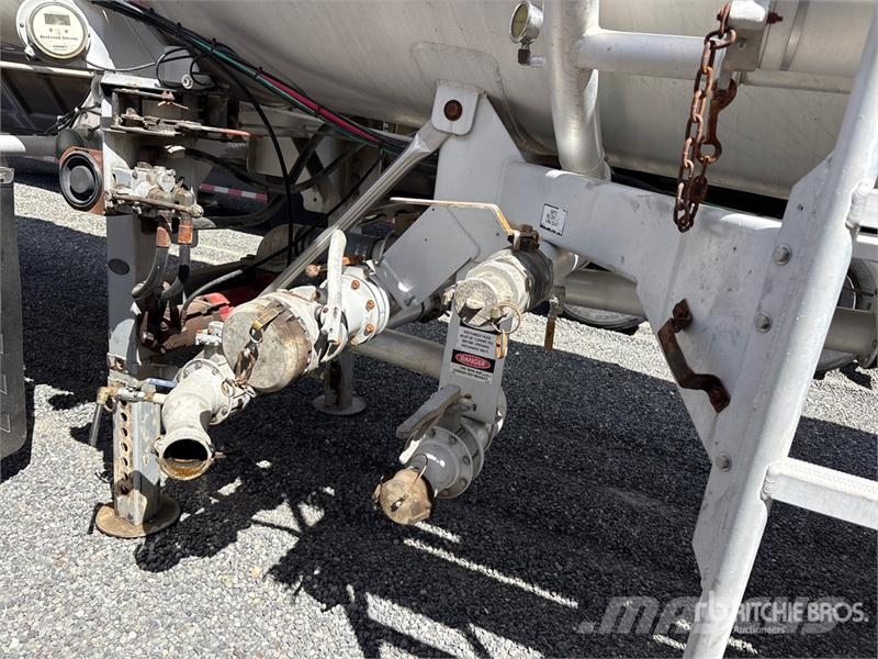 Polar MC407 8400 gal T/A Tanker Trailer Autocisternas