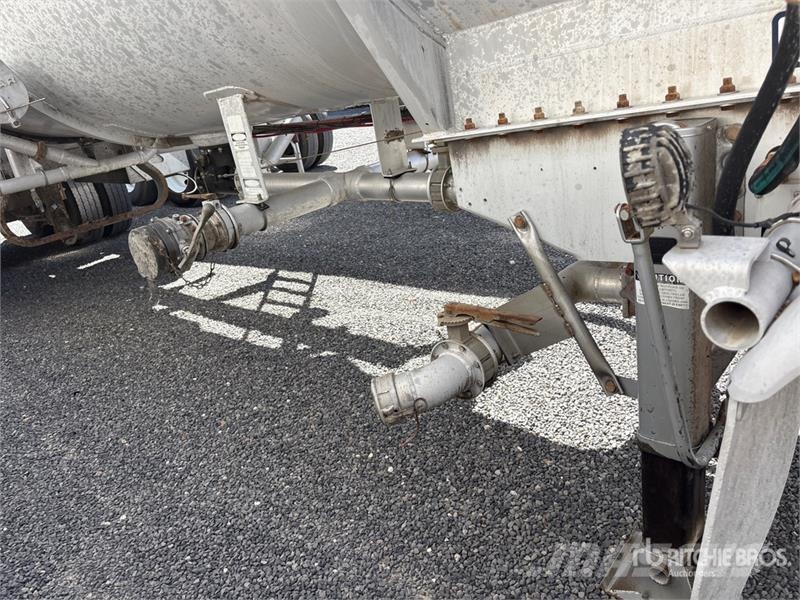 Polar MC407 8400 gal T/A Tanker Trailer Autocisternas