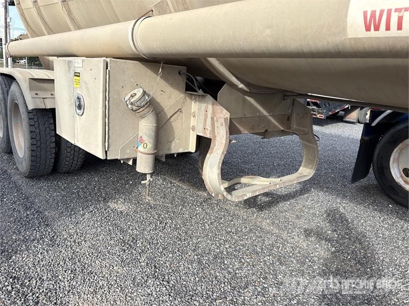 Polar MC407 8400 gal T/A Tanker Trailer مقطورات ذات صهاريج