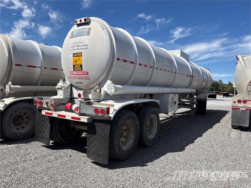 Polar MC407 8400 gal T/A Tanker Trailer Autocisternas