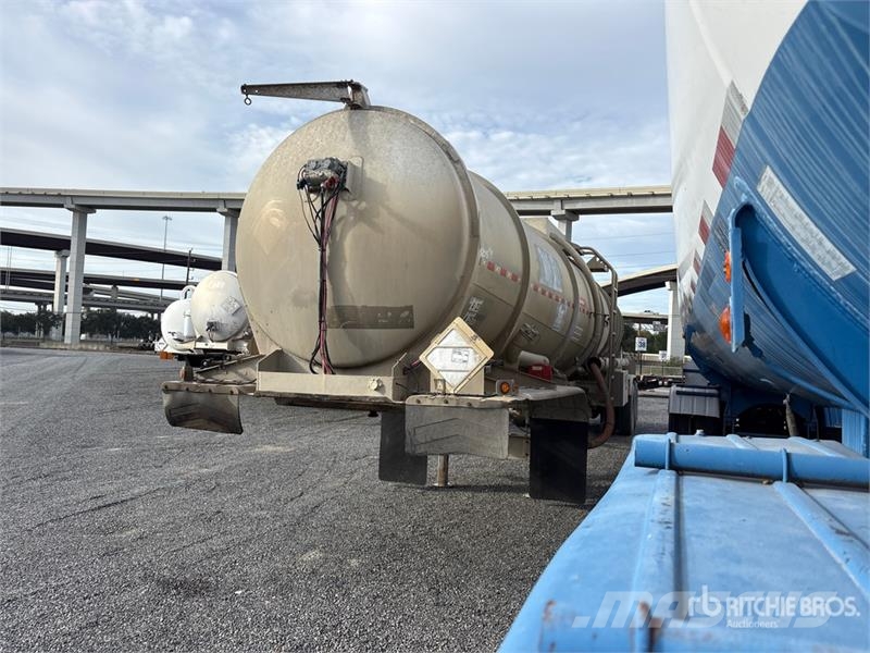 Polar MC407 8400 gal T/A Tanker Trailer مقطورات ذات صهاريج