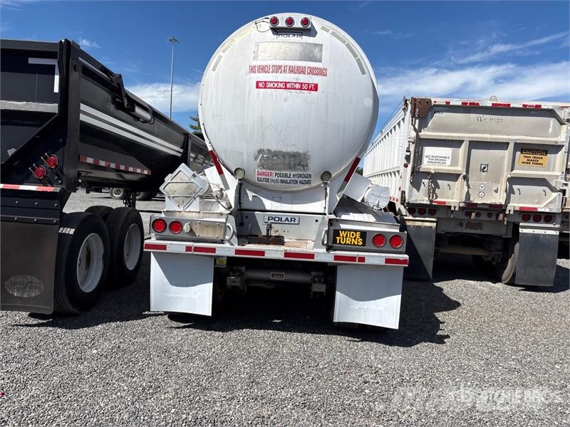 Polar MC407 8400 gal T/A Tanker Trailer Autocisternas