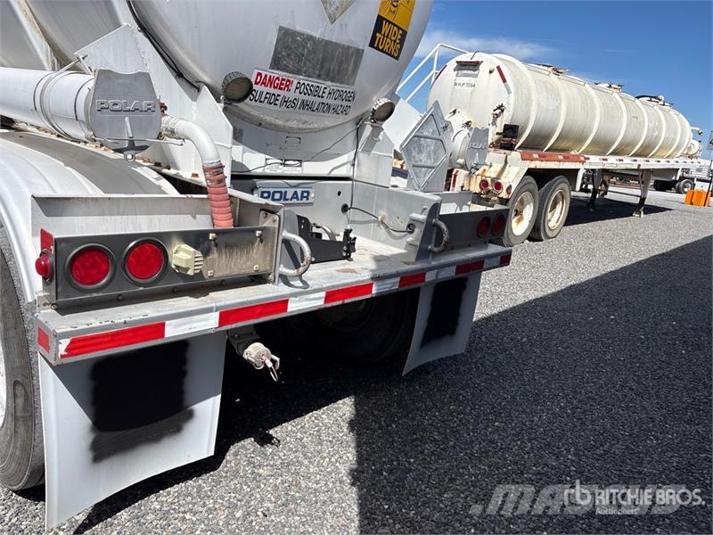 Polar MC407 8400 gal T/A Tanker Trailer Autocisternas