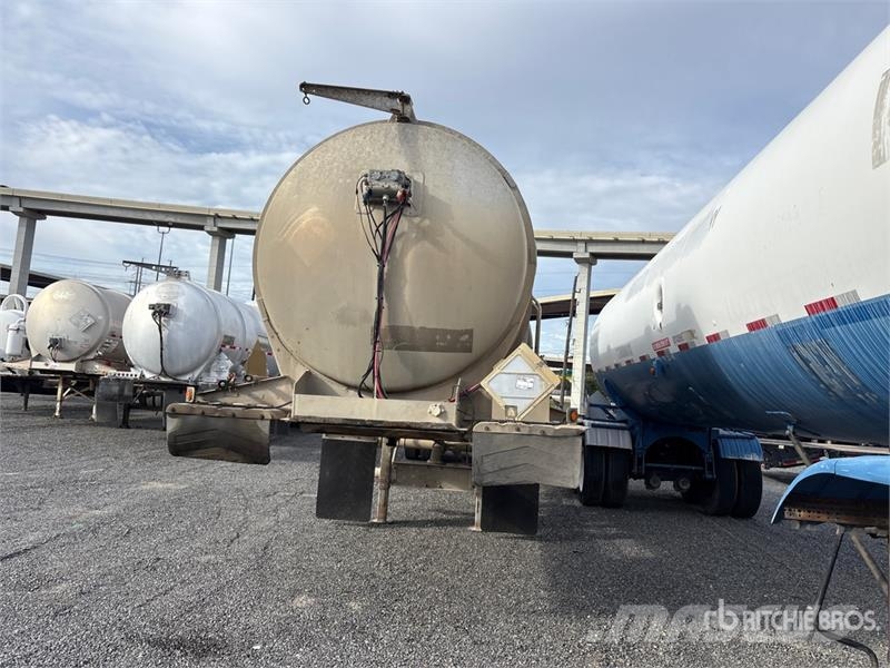 Polar MC407 8400 gal T/A Tanker Trailer مقطورات ذات صهاريج