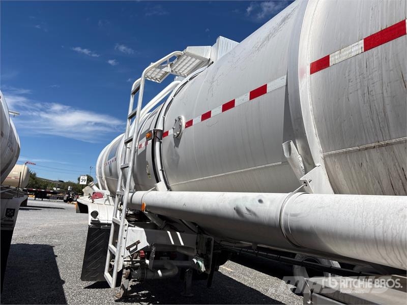 Polar MC407 8400 gal T/A Tanker Trailer Autocisternas