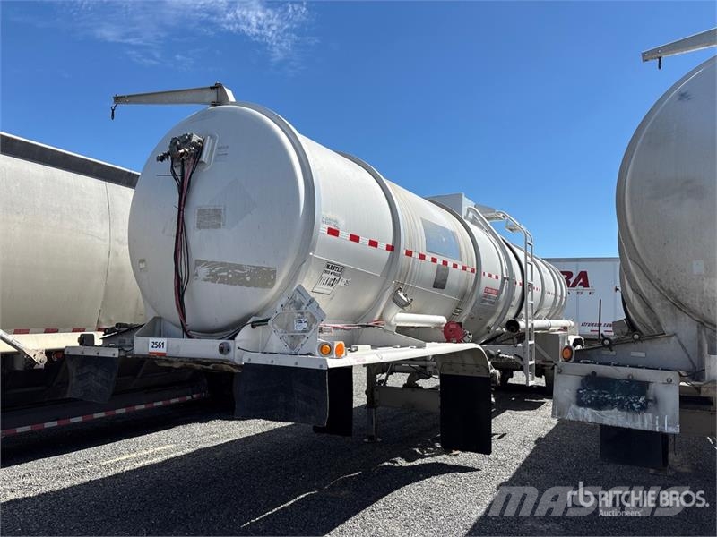 Polar MC407 8400 gal T/A Tanker Trailer Autocisternas