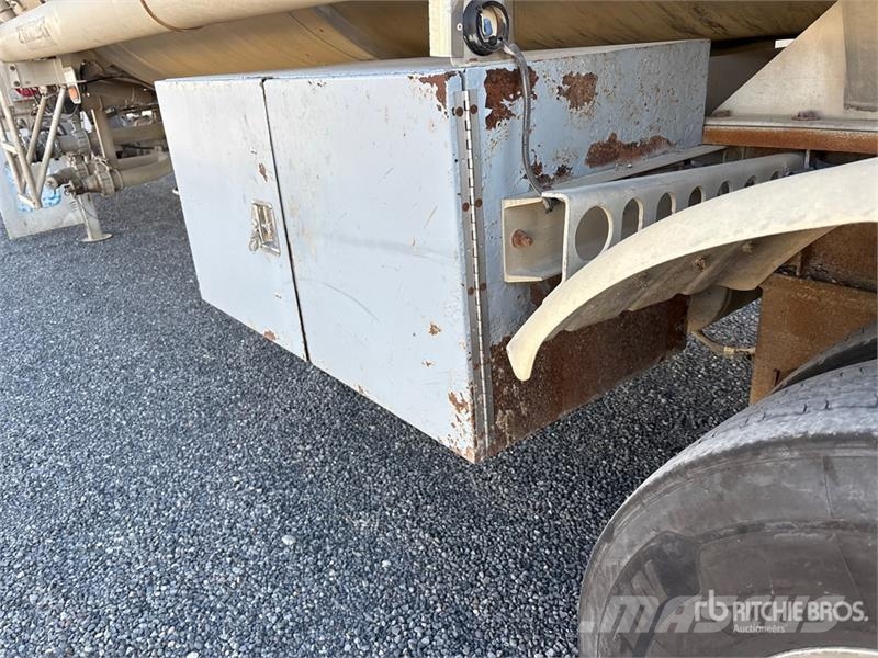 Polar MC407 8400 gal T/A Tanker Trailer Prikolice cisterne