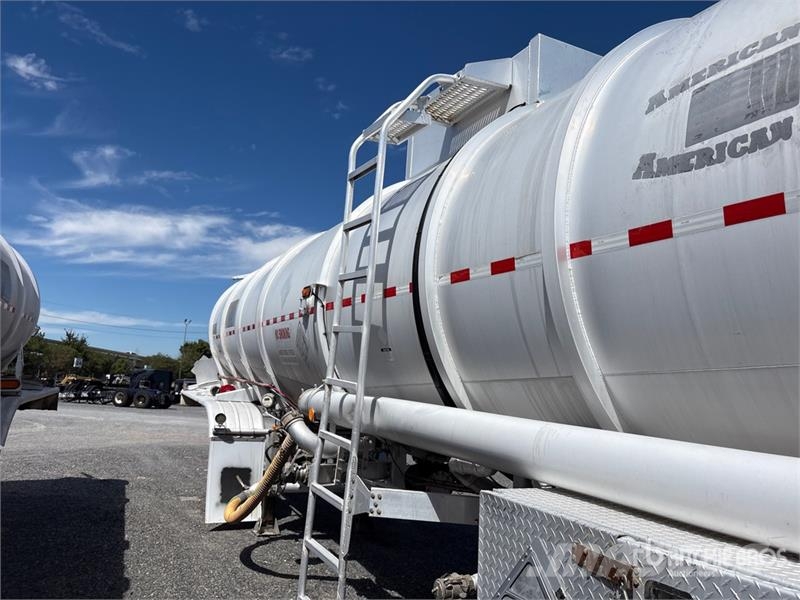 Polar MC407 8400 gal T/A Tanker Trailer Autocisternas