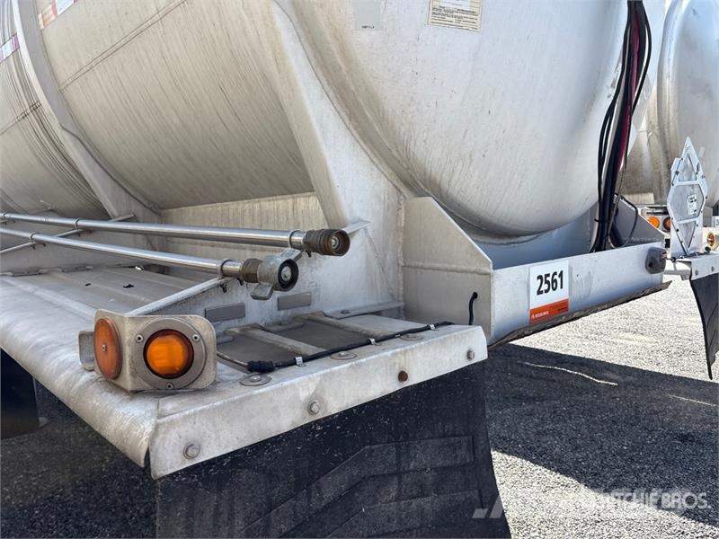 Polar MC407 8400 gal T/A Tanker Trailer Autocisternas