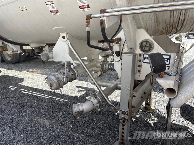 Polar MC407 8400 gal T/A Tanker Trailer Autocisternas