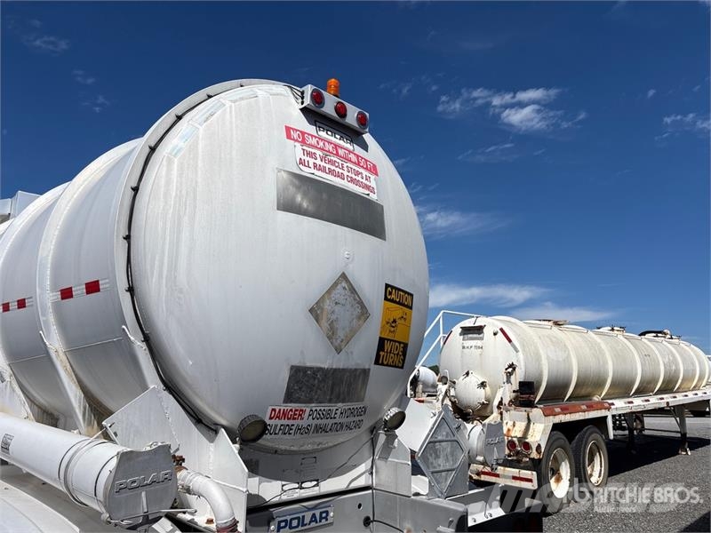 Polar MC407 8400 gal T/A Tanker Trailer Autocisternas