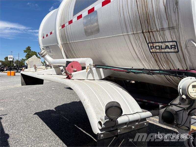 Polar MC407 8400 gal T/A Tanker Trailer Autocisternas