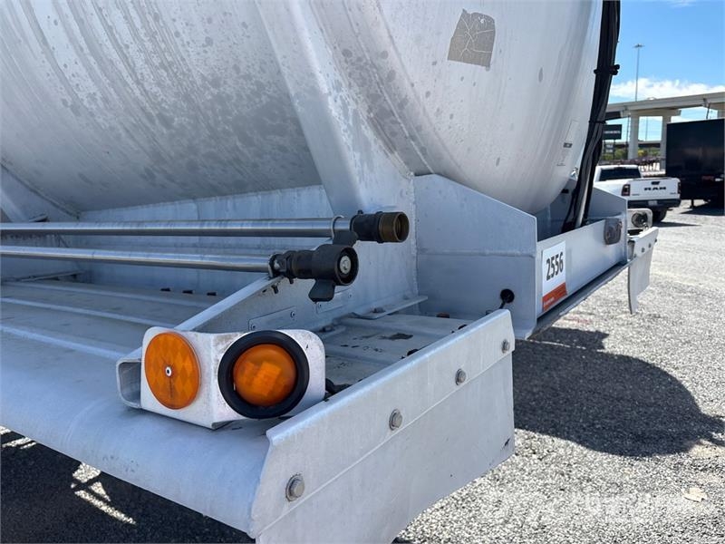 Polar MC407 8400 gal T/A Tanker Trailer Autocisternas