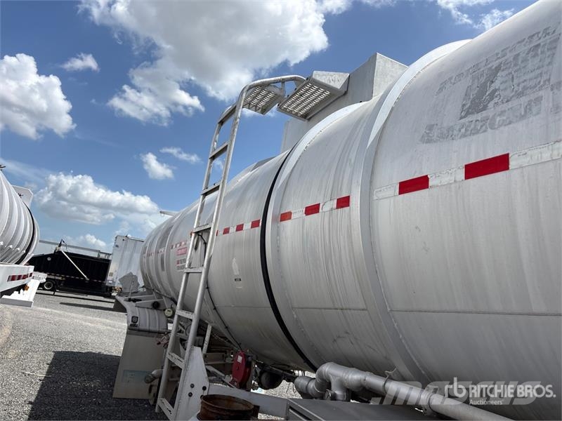 Polar MC407 9210 gal T/A Tanker Trailer Cisternové prívesy