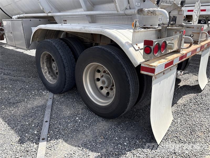 Polar MC407 9210 gal T/A Tanker Trailer Cisternové prívesy