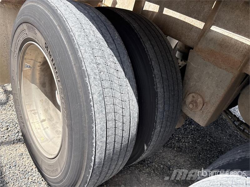 Polar MC407 9210 gal T/A Tanker Trailer Cisternové prívesy