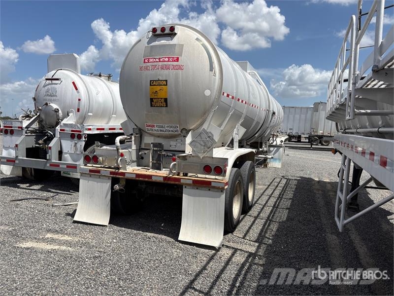 Polar MC407 9210 gal T/A Tanker Trailer Cisternové prívesy