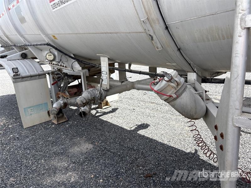 Polar MC407 9210 gal T/A Tanker Trailer Cisternové prívesy