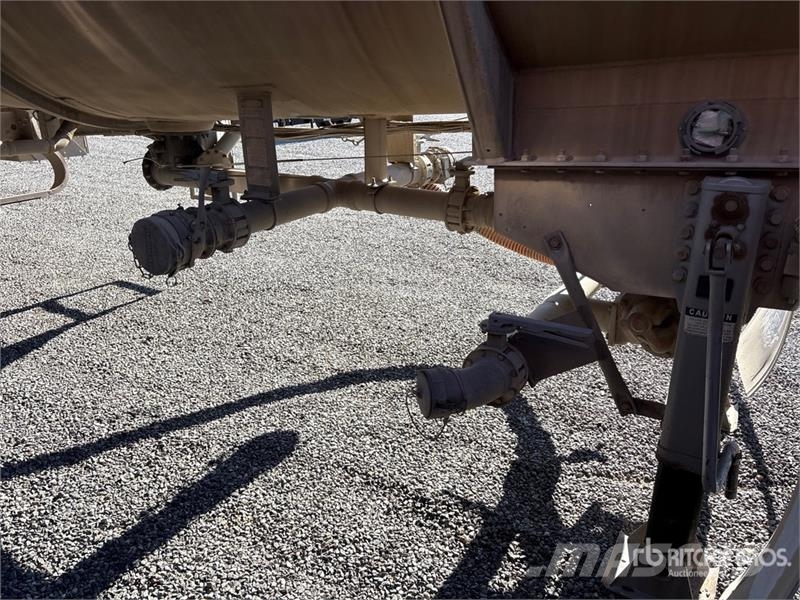 Polar MC407 9240 gal T/A Tanker Trailer Autocisternas