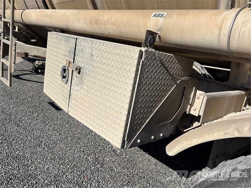 Polar MC407 9240 gal T/A Tanker Trailer Autocisternas