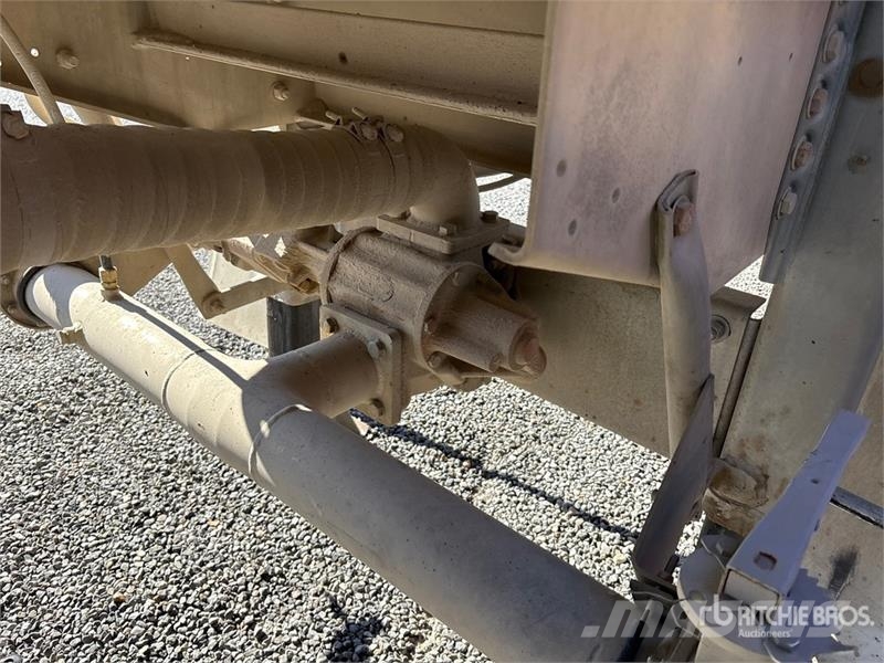 Polar MC407 9240 gal T/A Tanker Trailer Autocisternas